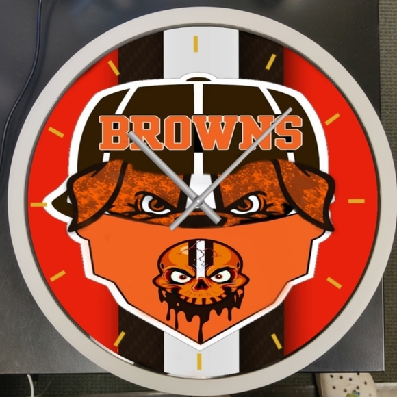 Cleveland Browns clock - Picture 3 of 4